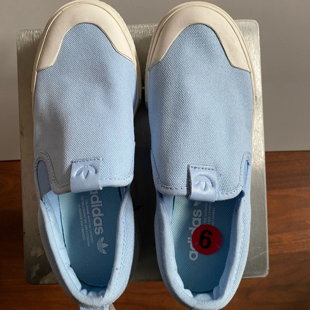 NWT Adidas Nizza slip on - Picture 1 of 4